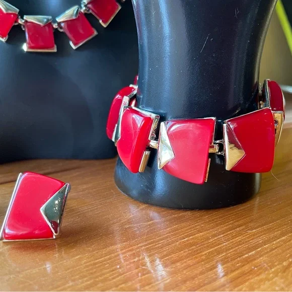 Charel Cherry Red & Silver Thermoset Parure- Necklace, Bracelet, Earrings, 1950s - Picture 3 of 16